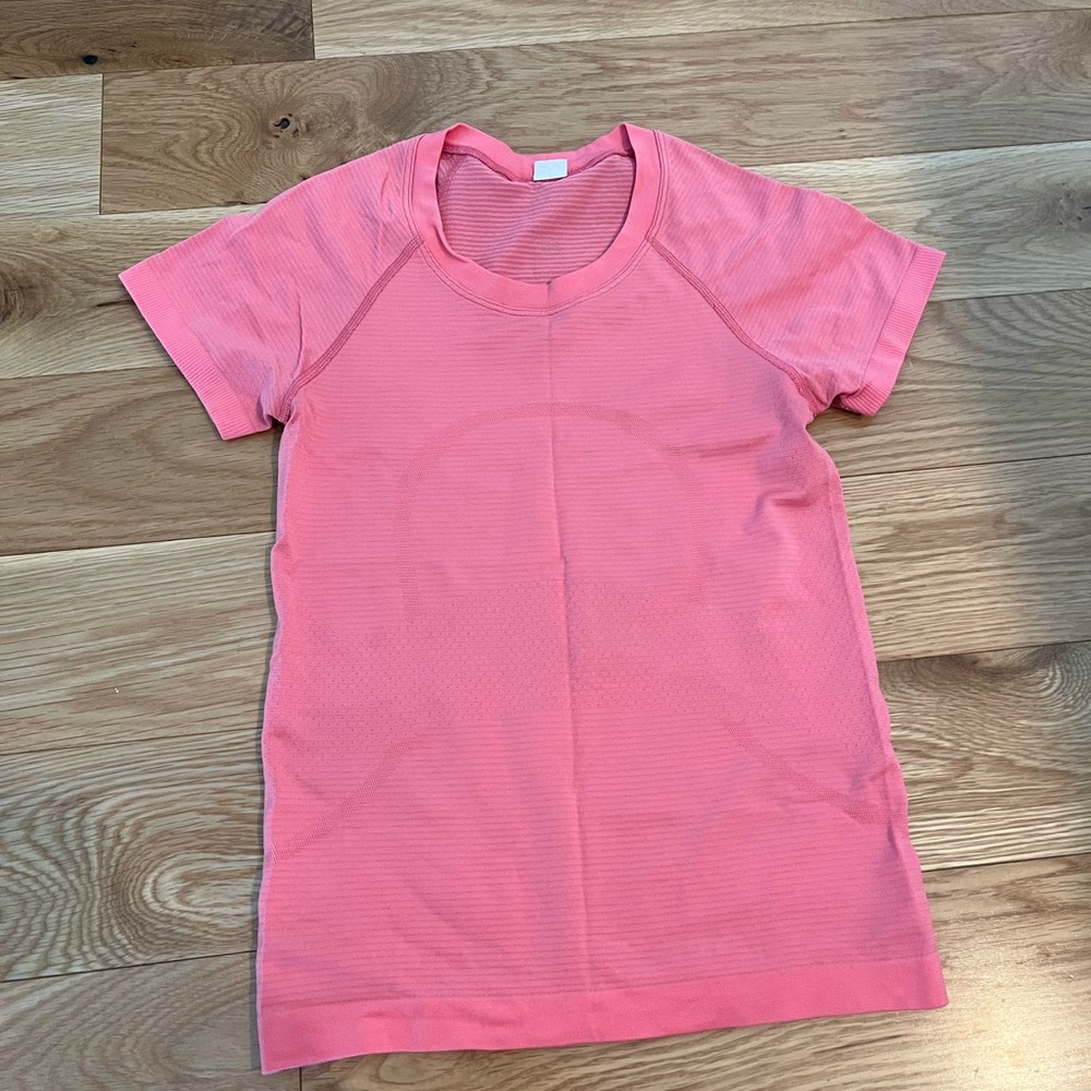 lululemon athletica Short Sleeve Swiftly Tech Waist Length in Coral Pink